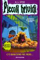 copertina di C'è qualcuno nel buio…