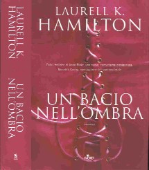 copertina di Un bacio nell'ombra