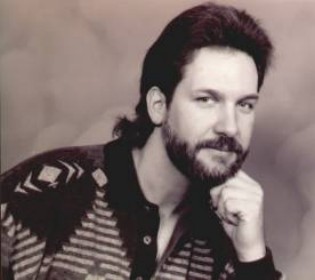 foto di Troy Denning