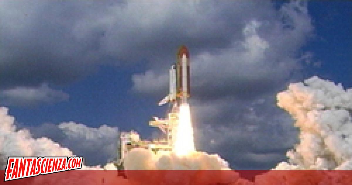 Lo shuttle al decollo dalla rampa di lancio del futuro...